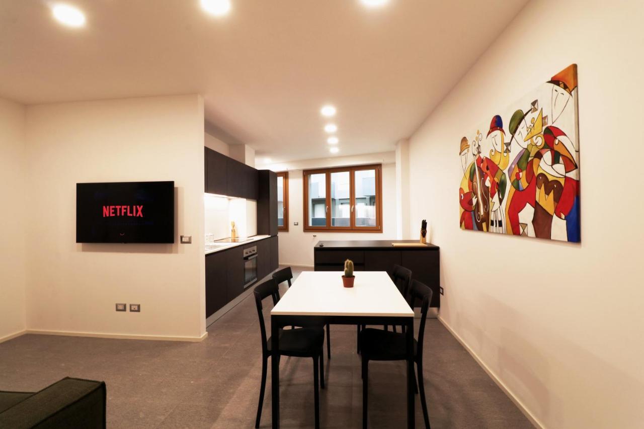 Hosting Studio - 2 Sondrio Dış mekan fotoğraf